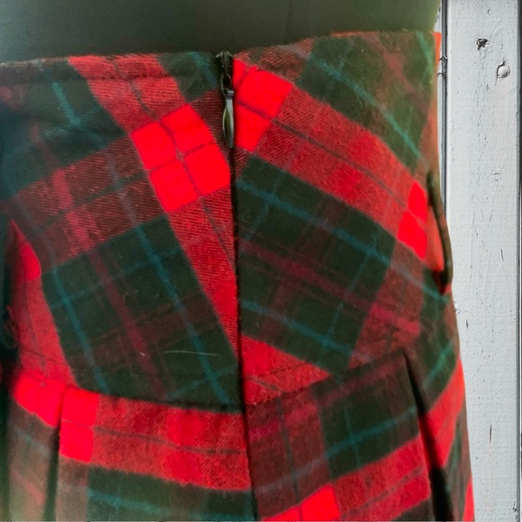 Pleated Mini Skirt - Picture 3 of 9